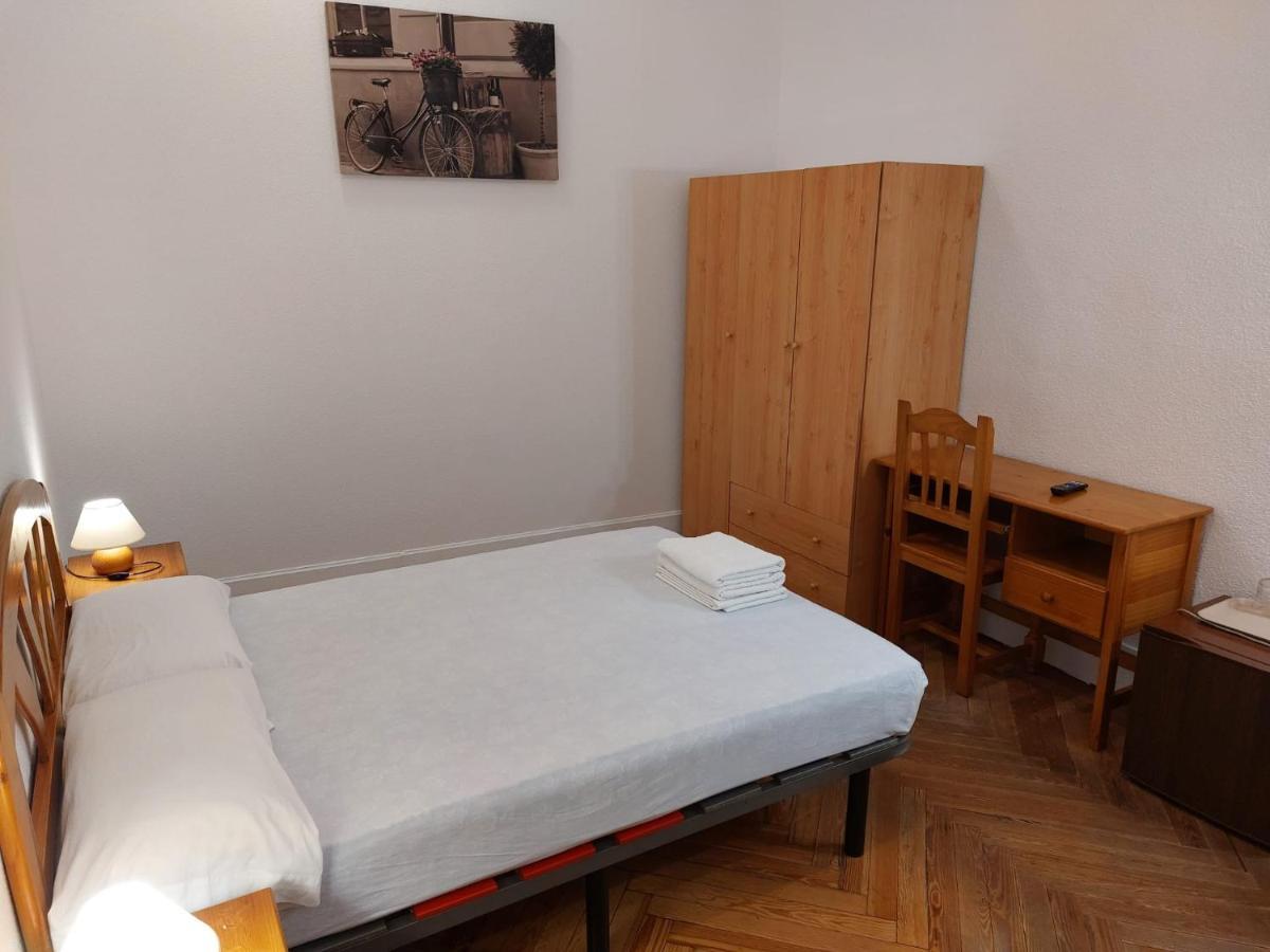 Hostal Miralva Madrid Luaran gambar