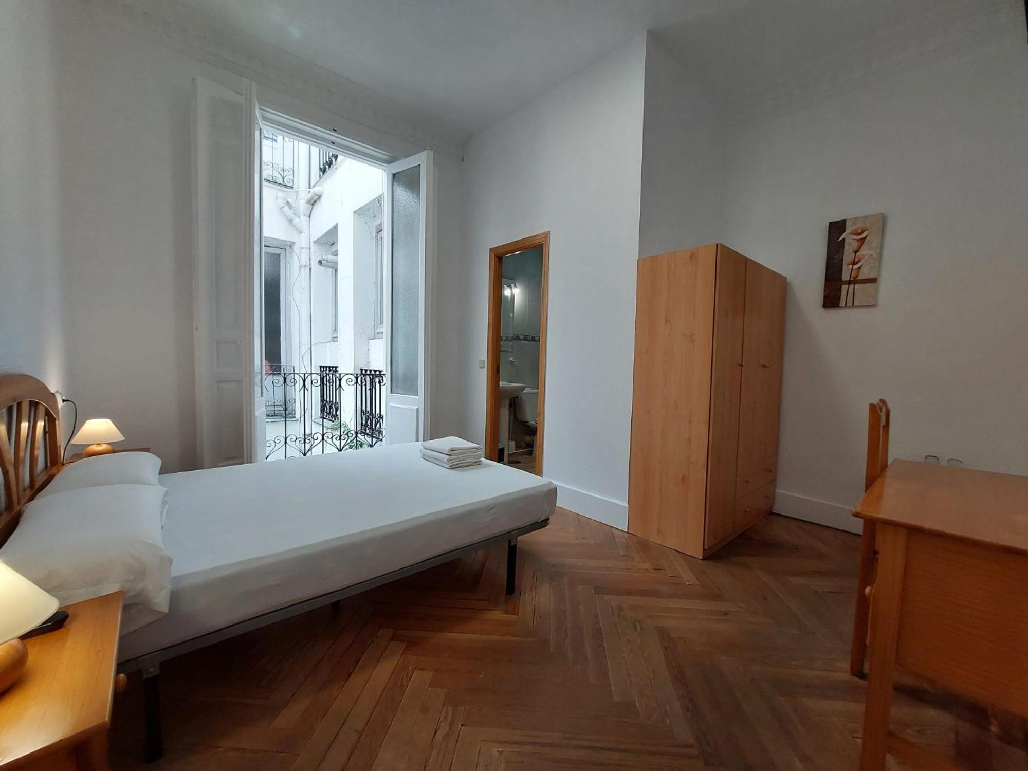 Hostal Miralva Madrid Luaran gambar