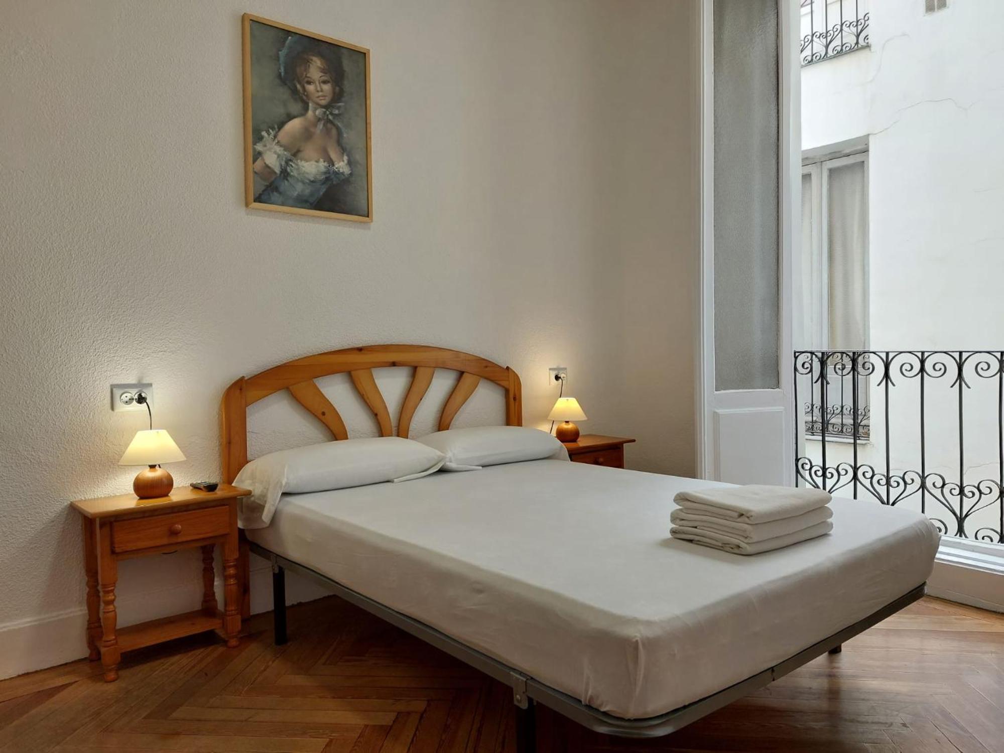 Hostal Miralva Madrid Luaran gambar