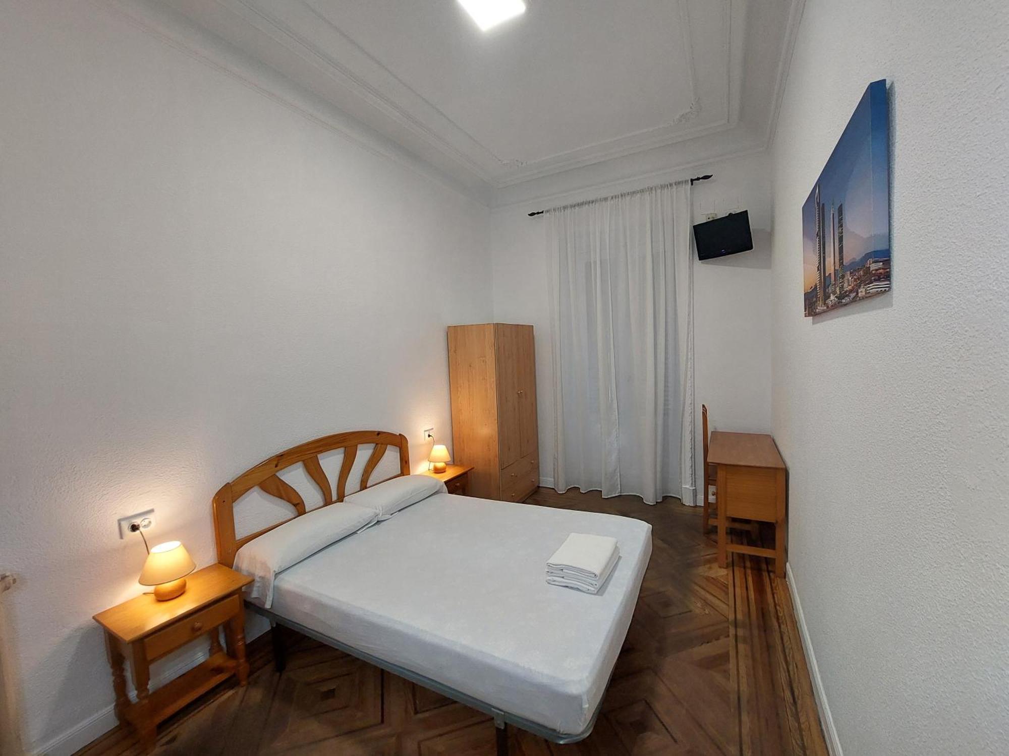 Hostal Miralva Madrid Luaran gambar