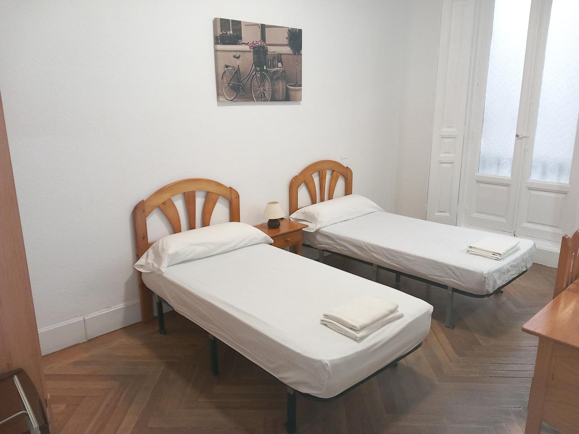 Hostal Miralva Madrid Luaran gambar