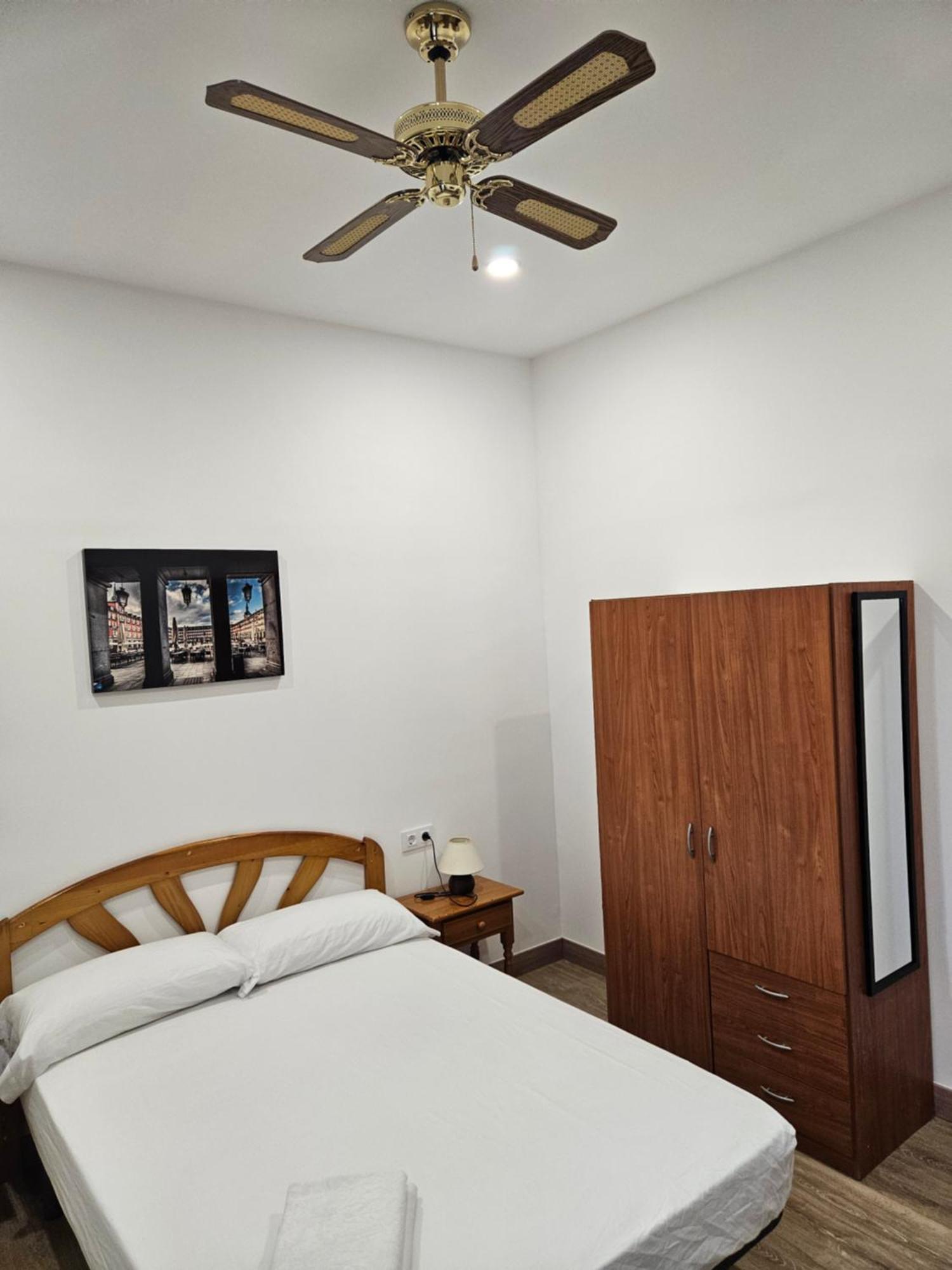 Hostal Miralva Madrid Luaran gambar